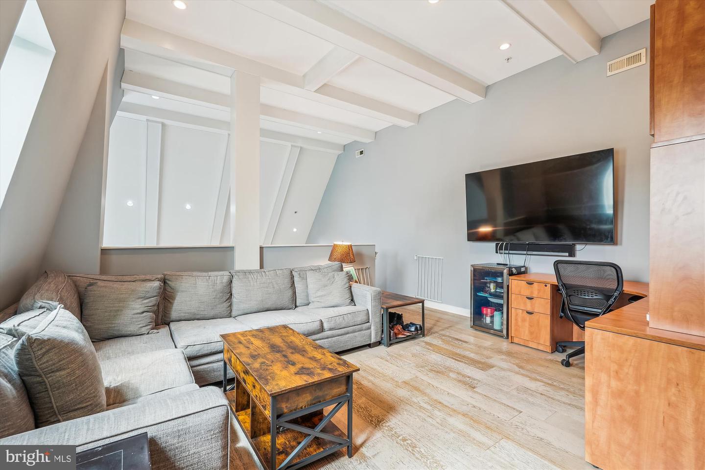 3240 HIATT PL NW #4, WASHINGTON, District Of Columbia 20010, 2 Bedrooms Bedrooms, ,2 BathroomsBathrooms,Residential,For sale,3240 HIATT PL NW #4,DCDC2240484 MLS # DCDC2240484