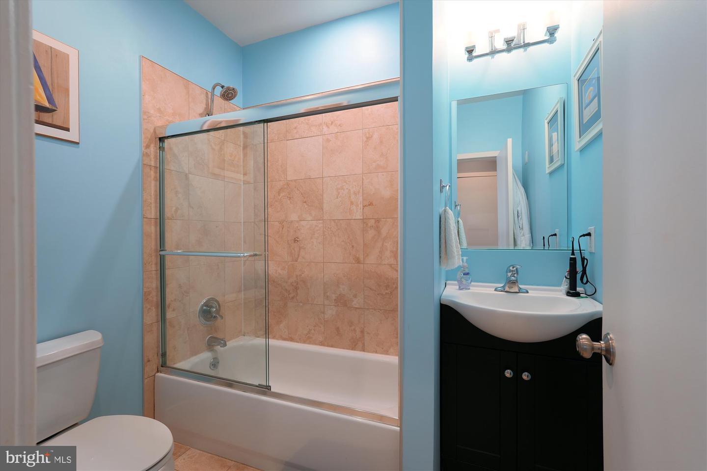 3240 HIATT PL NW #4, WASHINGTON, District Of Columbia 20010, 2 Bedrooms Bedrooms, ,2 BathroomsBathrooms,Residential,For sale,3240 HIATT PL NW #4,DCDC2240484 MLS # DCDC2240484