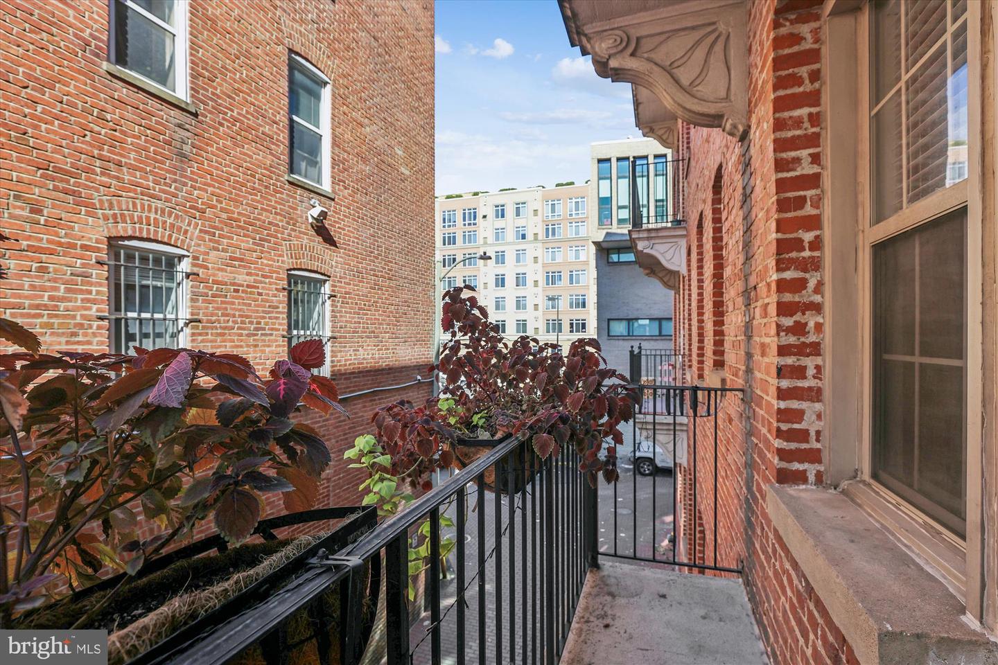 1401 COLUMBIA RD NW #209, WASHINGTON, District Of Columbia 20009, 1 Bedroom Bedrooms, ,1 BathroomBathrooms,Residential,For sale,1401 COLUMBIA RD NW #209,DCDC2240530 MLS # DCDC2240530