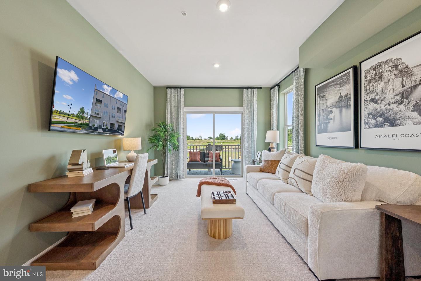 8670 LOVELACE ST, MANASSAS, Virginia 20109, 2 Bedrooms Bedrooms, ,2 BathroomsBathrooms,Residential,For sale,8670 LOVELACE ST,VAPW2110196 MLS # VAPW2110196