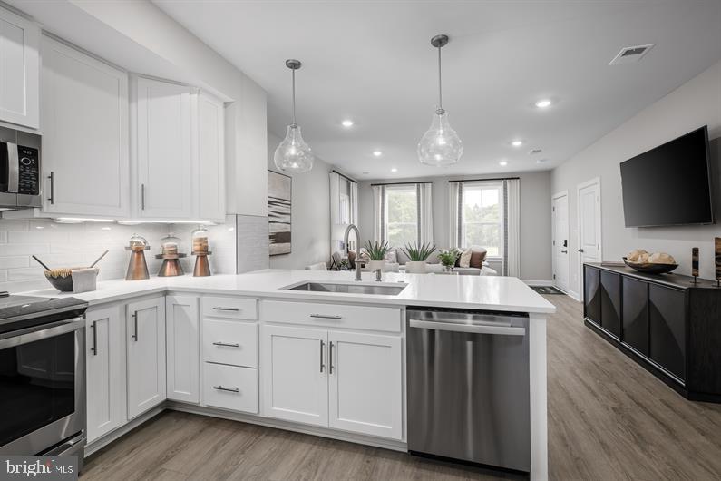 43791 METRO TERRACE A, ASHBURN, Virginia 20147, 3 Bedrooms Bedrooms, ,2 BathroomsBathrooms,Residential,For sale,43791 METRO TERRACE A,VALO2113626 MLS # VALO2113626