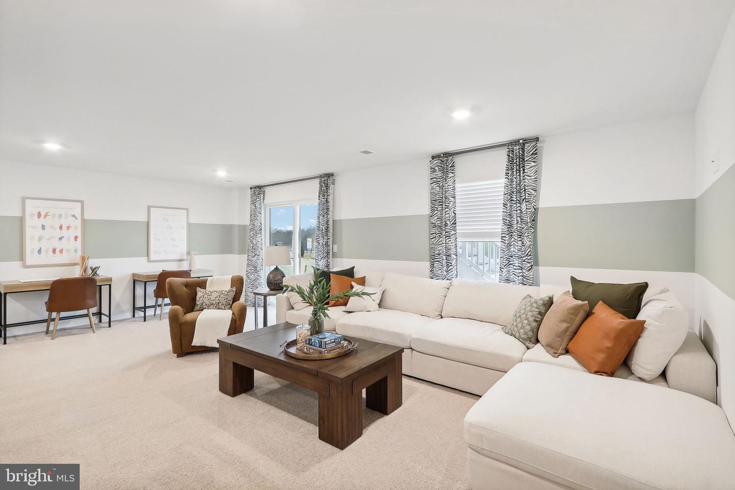 137 WOODFORD DR, STEPHENS CITY, Virginia 22655, 5 Bedrooms Bedrooms, ,4 BathroomsBathrooms,Residential,For sale,137 WOODFORD DR,VAFV2038792 MLS # VAFV2038792