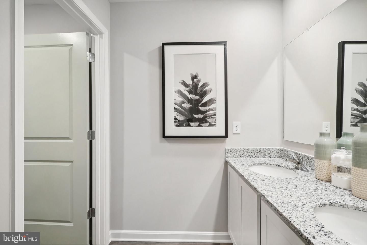 137 WOODFORD DR, STEPHENS CITY, Virginia 22655, 5 Bedrooms Bedrooms, ,4 BathroomsBathrooms,Residential,For sale,137 WOODFORD DR,VAFV2038792 MLS # VAFV2038792