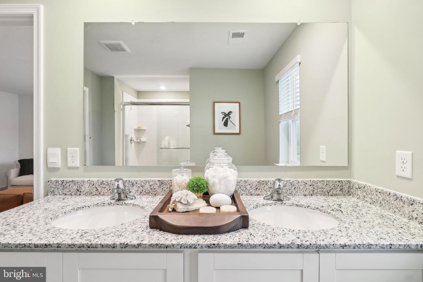 137 WOODFORD DR, STEPHENS CITY, Virginia 22655, 5 Bedrooms Bedrooms, ,4 BathroomsBathrooms,Residential,For sale,137 WOODFORD DR,VAFV2038792 MLS # VAFV2038792