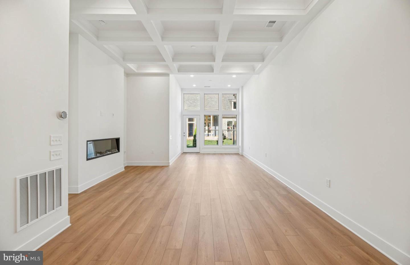 6172 AMBER LN, HAYMARKET, Virginia 20169, 3 Bedrooms Bedrooms, ,3 BathroomsBathrooms,Residential,For sale,6172 AMBER LN,VAPW2110206 MLS # VAPW2110206