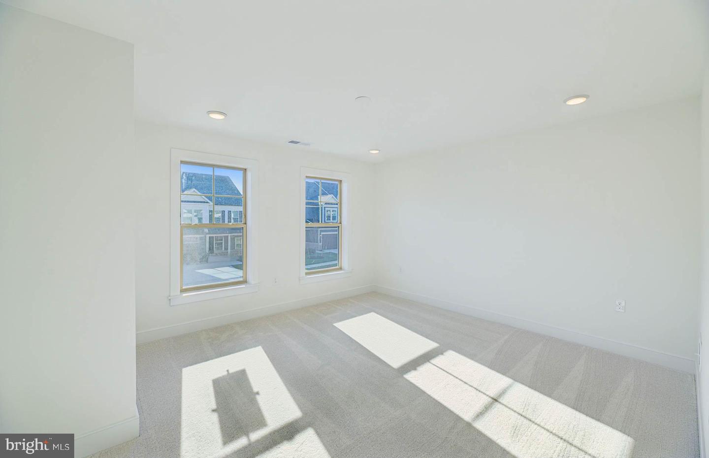 6172 AMBER LN, HAYMARKET, Virginia 20169, 3 Bedrooms Bedrooms, ,3 BathroomsBathrooms,Residential,For sale,6172 AMBER LN,VAPW2110206 MLS # VAPW2110206