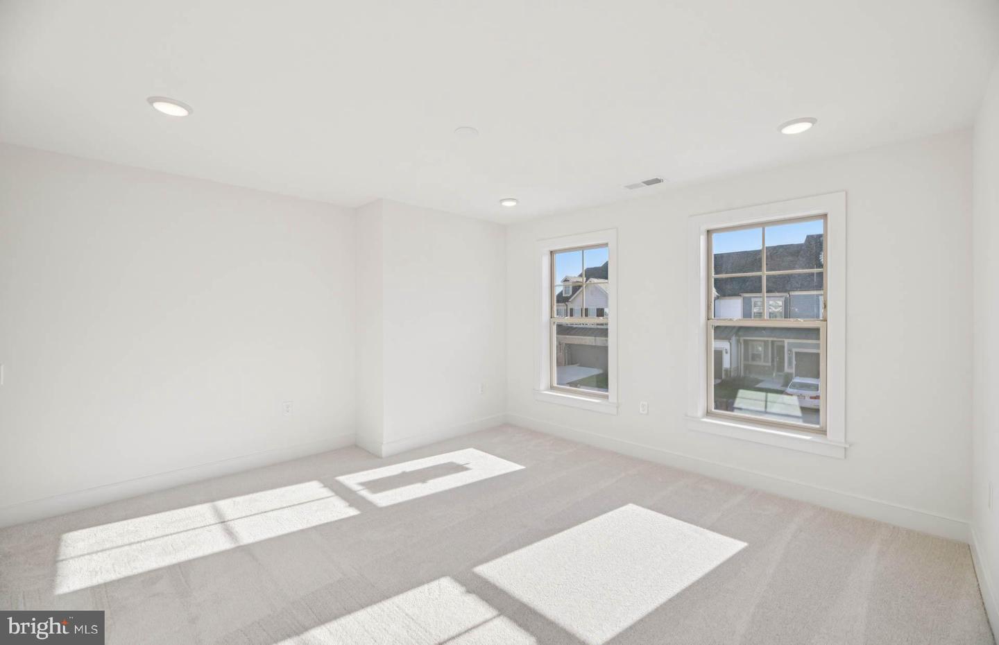 6172 AMBER LN, HAYMARKET, Virginia 20169, 3 Bedrooms Bedrooms, ,3 BathroomsBathrooms,Residential,For sale,6172 AMBER LN,VAPW2110206 MLS # VAPW2110206