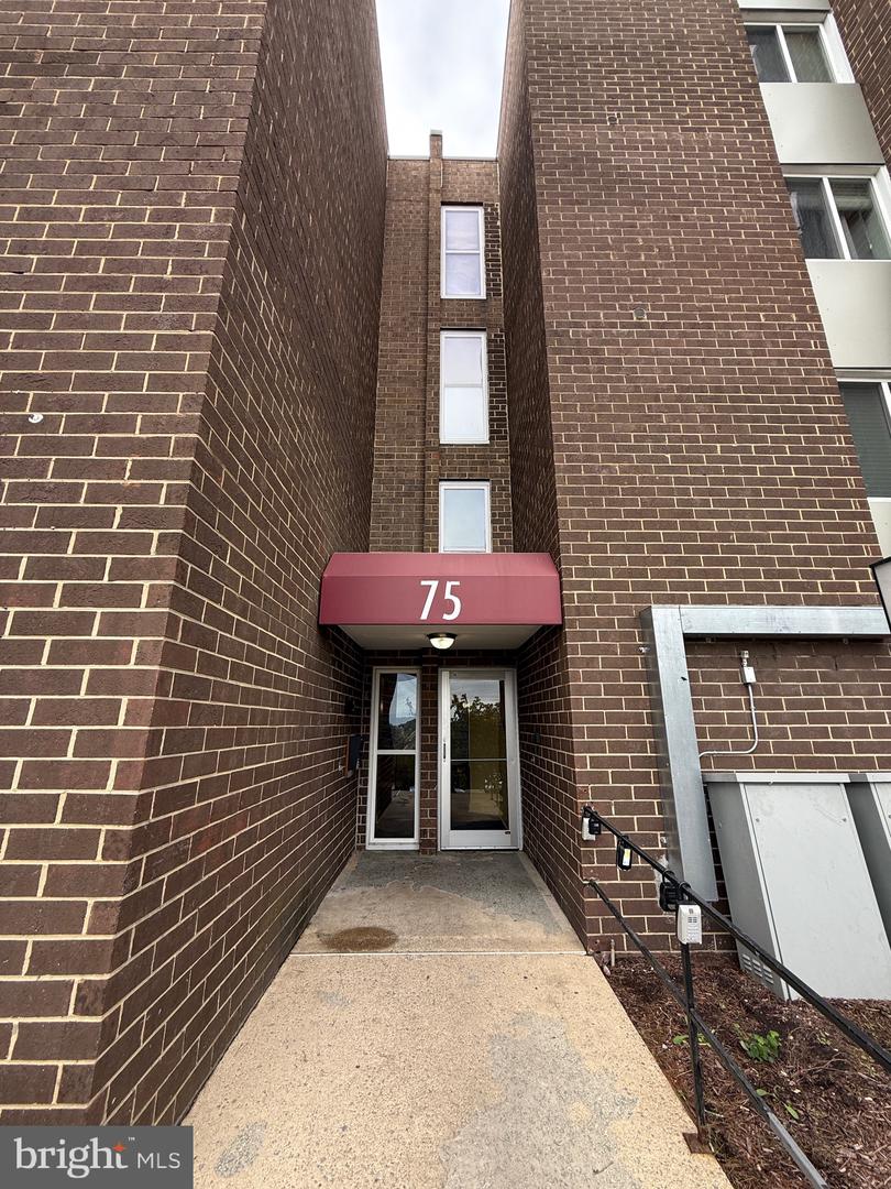 75 S REYNOLDS ST #306, ALEXANDRIA, Virginia 22304, 1 Bedroom Bedrooms, ,1 BathroomBathrooms,Residential,For sale,75 S REYNOLDS ST #306,VAAX2053000 MLS # VAAX2053000 75 S REYNOLDS ST #306, ALEXANDRIA, Virginia 22304, 1 Bedroom Bedrooms, ,1 BathroomBathrooms,Residential,For sale,75 S REYNOLDS ST #306,VAAX2053000 MLS # VAAX2053000