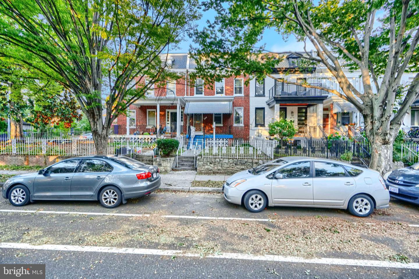 4021 ILLINOIS AVE NW, WASHINGTON, District Of Columbia 20011, 3 Bedrooms Bedrooms, ,3 BathroomsBathrooms,Residential,For sale,4021 ILLINOIS AVE NW,DCDC2240576 MLS # DCDC2240576