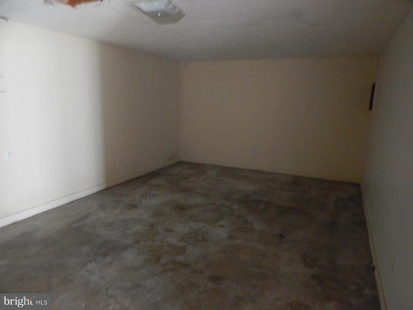 82 BROAD RUN RD, BENTONVILLE, Virginia 22610, 3 Bedrooms Bedrooms, ,2 BathroomsBathrooms,Residential,For sale,82 BROAD RUN RD,VAWR2013082 MLS # VAWR2013082