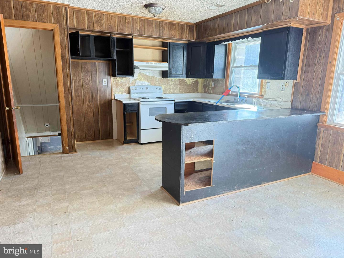 82 BROAD RUN RD, BENTONVILLE, Virginia 22610, 3 Bedrooms Bedrooms, ,2 BathroomsBathrooms,Residential,For sale,82 BROAD RUN RD,VAWR2013082 MLS # VAWR2013082