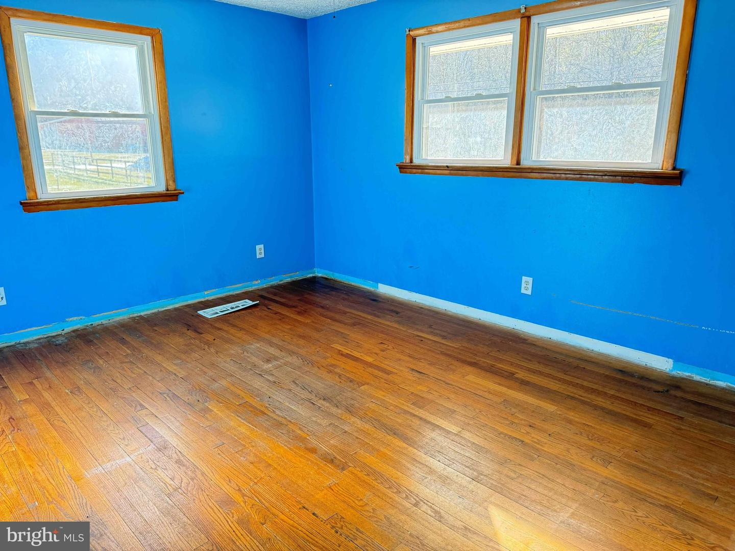 82 BROAD RUN RD, BENTONVILLE, Virginia 22610, 3 Bedrooms Bedrooms, ,2 BathroomsBathrooms,Residential,For sale,82 BROAD RUN RD,VAWR2013082 MLS # VAWR2013082