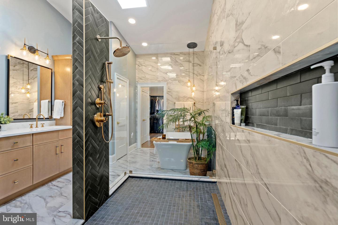 1223 FAIRMONT ST NW, WASHINGTON, District Of Columbia 20009, 4 Bedrooms Bedrooms, ,3 BathroomsBathrooms,Residential,For sale,1223 FAIRMONT ST NW,DCDC2240602 MLS # DCDC2240602