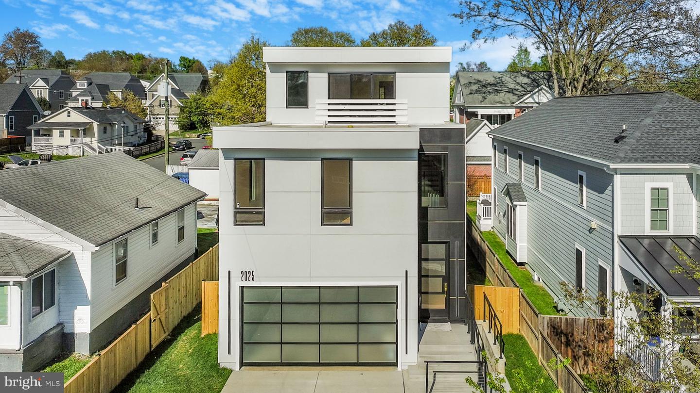 2025 N EMERSON ST, ARLINGTON, Virginia 22207, 5 Bedrooms Bedrooms, ,4 BathroomsBathrooms,Residential,For sale,2025 N EMERSON ST,VAAR2053724 MLS # VAAR2053724