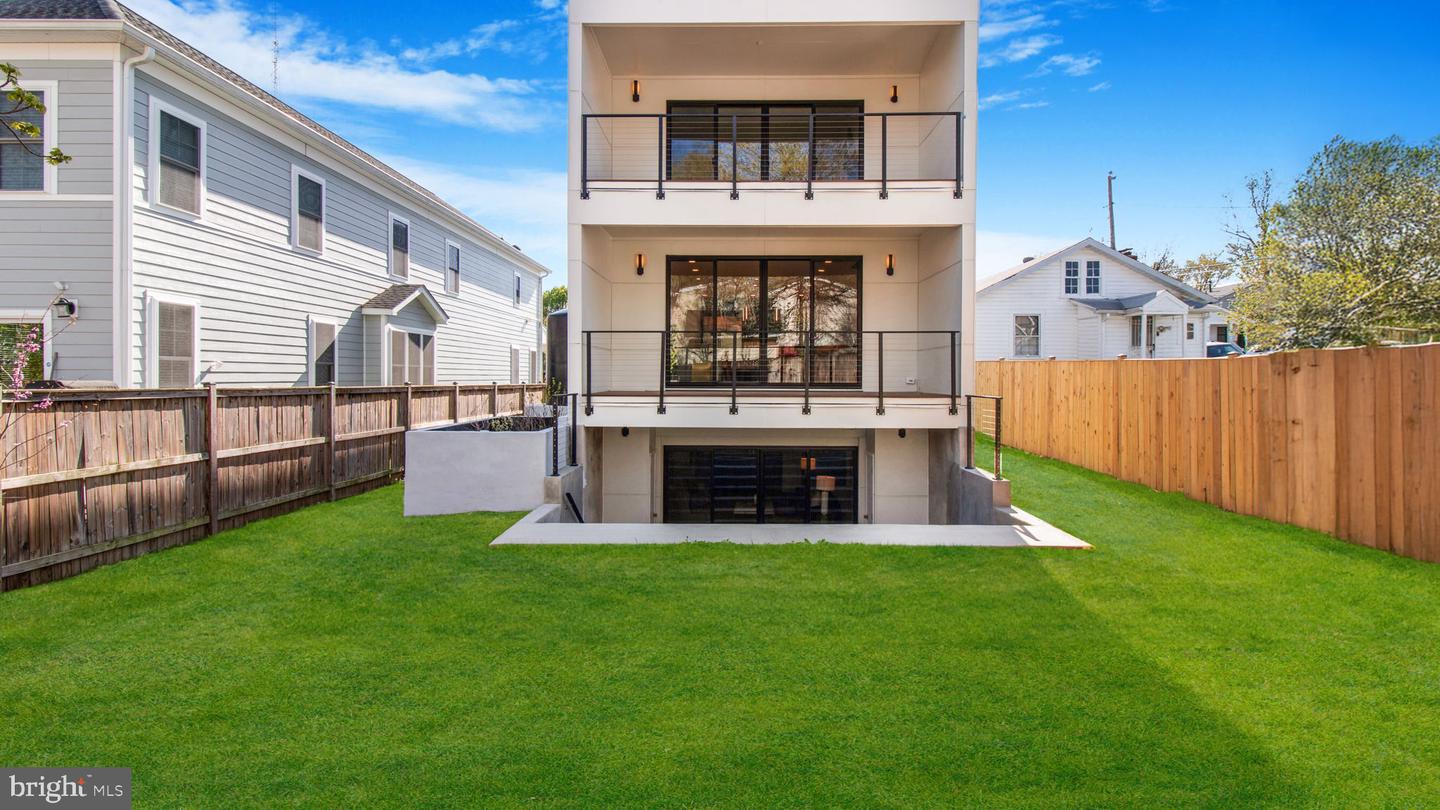 2025 N EMERSON ST, ARLINGTON, Virginia 22207, 5 Bedrooms Bedrooms, ,4 BathroomsBathrooms,Residential,For sale,2025 N EMERSON ST,VAAR2053724 MLS # VAAR2053724