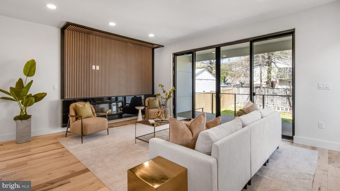 2025 N EMERSON ST, ARLINGTON, Virginia 22207, 5 Bedrooms Bedrooms, ,4 BathroomsBathrooms,Residential,For sale,2025 N EMERSON ST,VAAR2053724 MLS # VAAR2053724