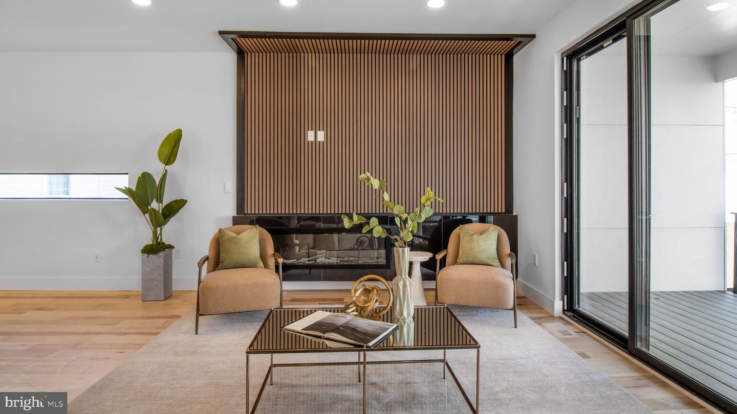 2025 N EMERSON ST, ARLINGTON, Virginia 22207, 5 Bedrooms Bedrooms, ,4 BathroomsBathrooms,Residential,For sale,2025 N EMERSON ST,VAAR2053724 MLS # VAAR2053724