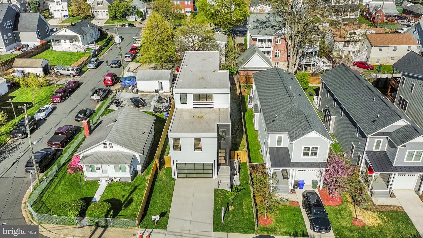 2025 N EMERSON ST, ARLINGTON, Virginia 22207, 5 Bedrooms Bedrooms, ,4 BathroomsBathrooms,Residential,For sale,2025 N EMERSON ST,VAAR2053724 MLS # VAAR2053724