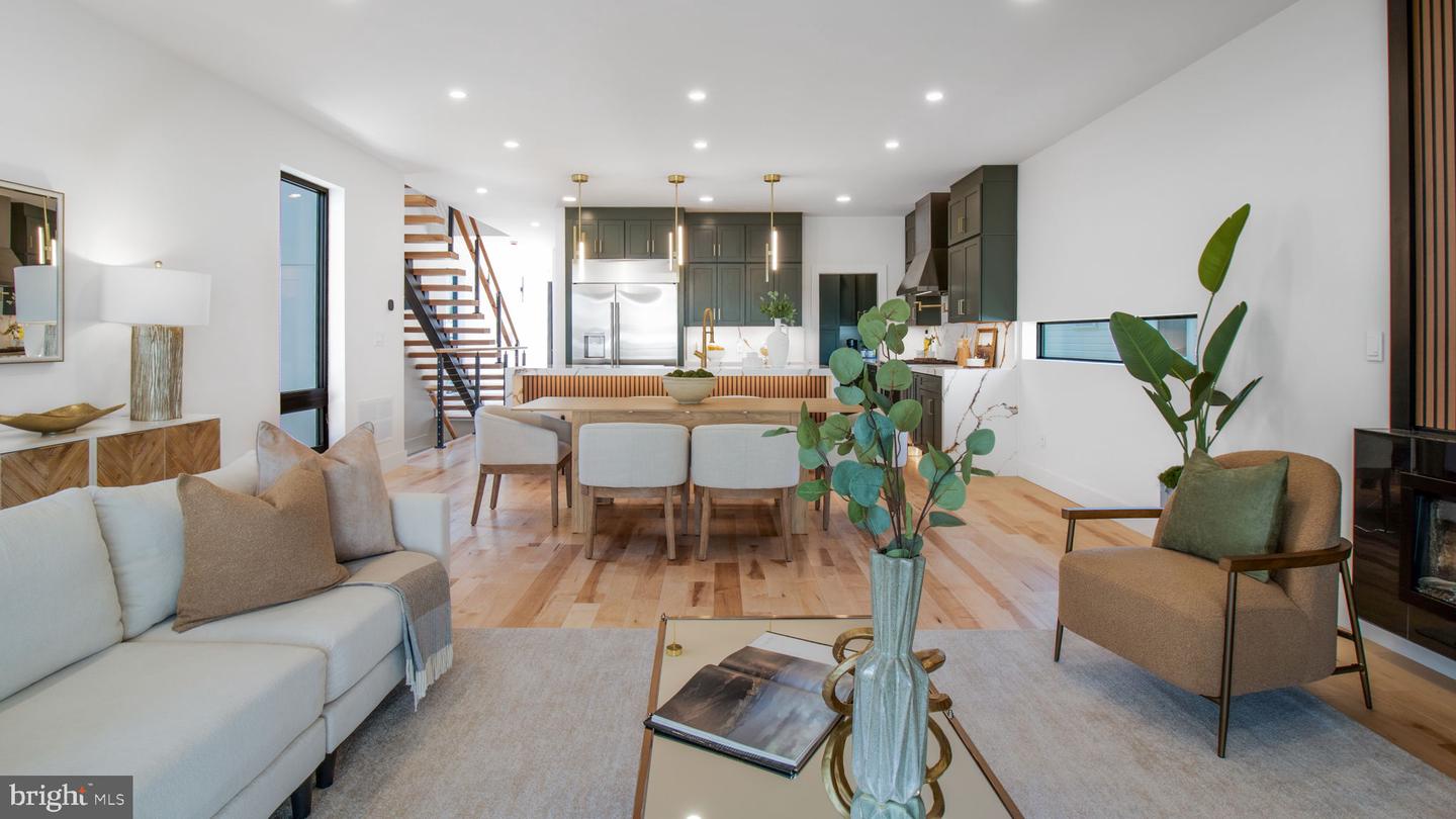 2025 N EMERSON ST, ARLINGTON, Virginia 22207, 5 Bedrooms Bedrooms, ,4 BathroomsBathrooms,Residential,For sale,2025 N EMERSON ST,VAAR2053724 MLS # VAAR2053724