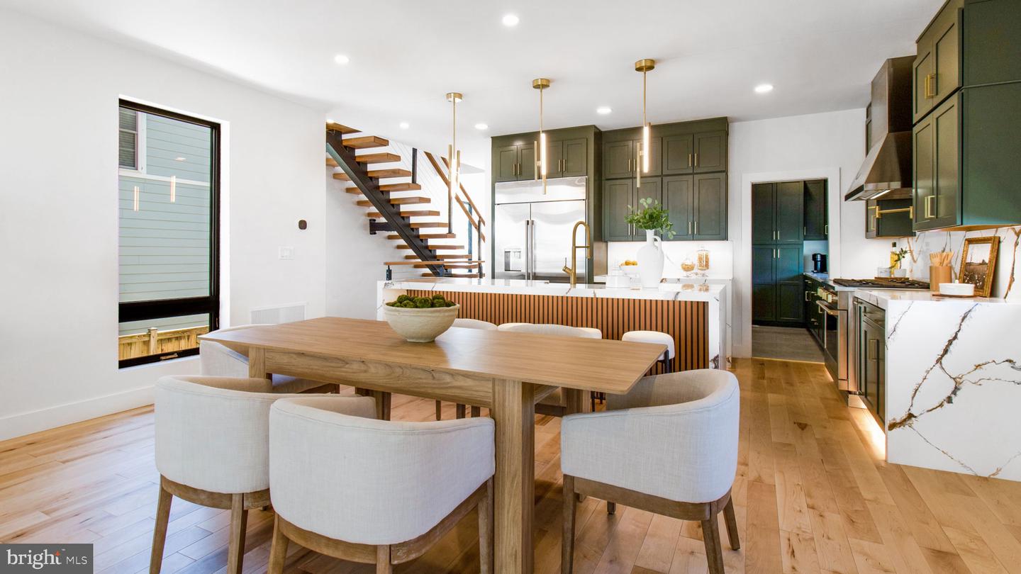 2025 N EMERSON ST, ARLINGTON, Virginia 22207, 5 Bedrooms Bedrooms, ,4 BathroomsBathrooms,Residential,For sale,2025 N EMERSON ST,VAAR2053724 MLS # VAAR2053724