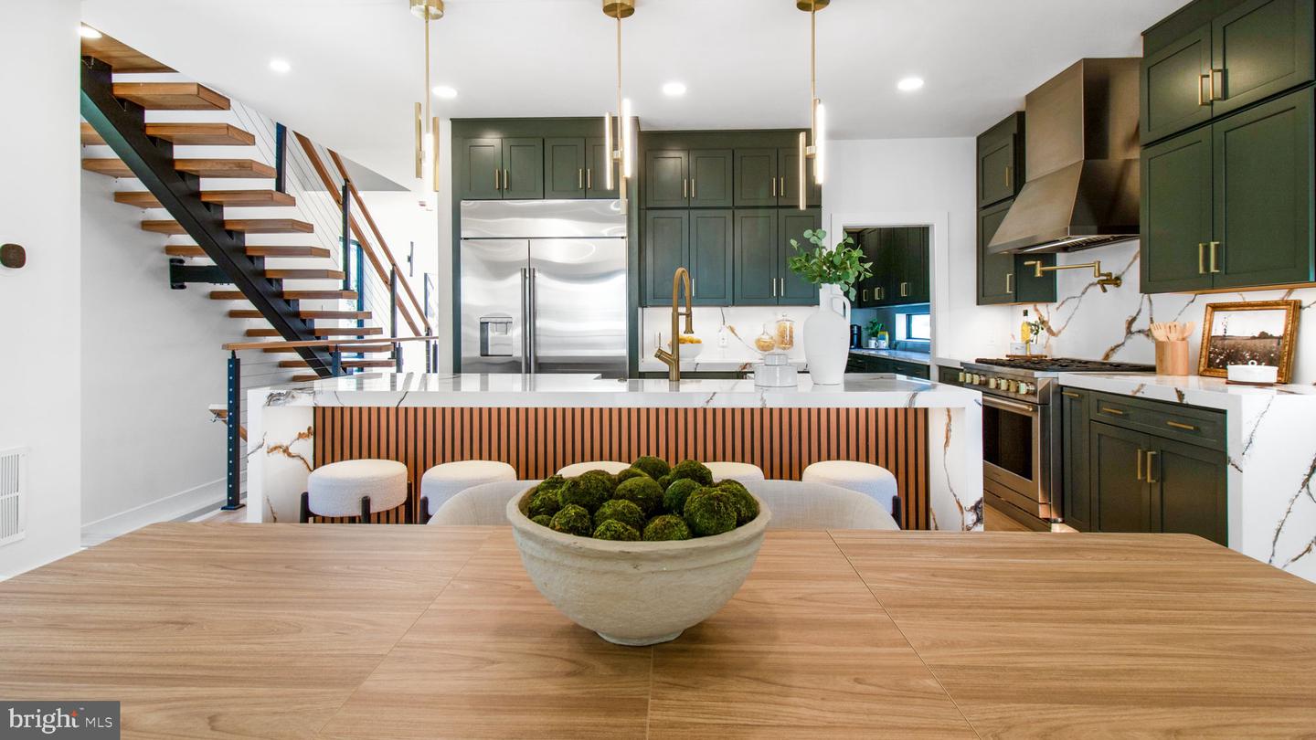 2025 N EMERSON ST, ARLINGTON, Virginia 22207, 5 Bedrooms Bedrooms, ,4 BathroomsBathrooms,Residential,For sale,2025 N EMERSON ST,VAAR2053724 MLS # VAAR2053724