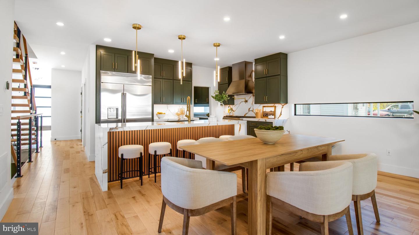 2025 N EMERSON ST, ARLINGTON, Virginia 22207, 5 Bedrooms Bedrooms, ,4 BathroomsBathrooms,Residential,For sale,2025 N EMERSON ST,VAAR2053724 MLS # VAAR2053724