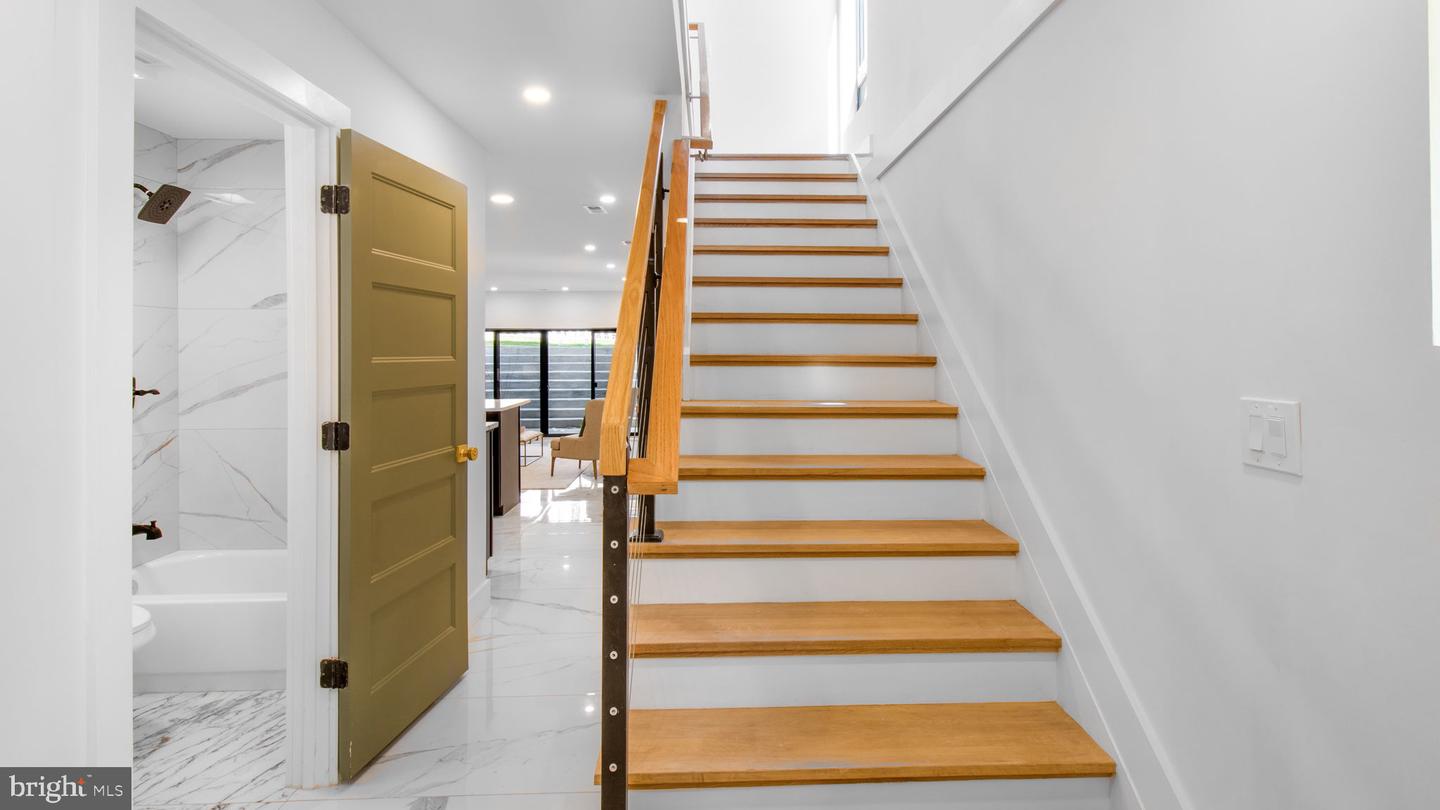 2025 N EMERSON ST, ARLINGTON, Virginia 22207, 5 Bedrooms Bedrooms, ,4 BathroomsBathrooms,Residential,For sale,2025 N EMERSON ST,VAAR2053724 MLS # VAAR2053724