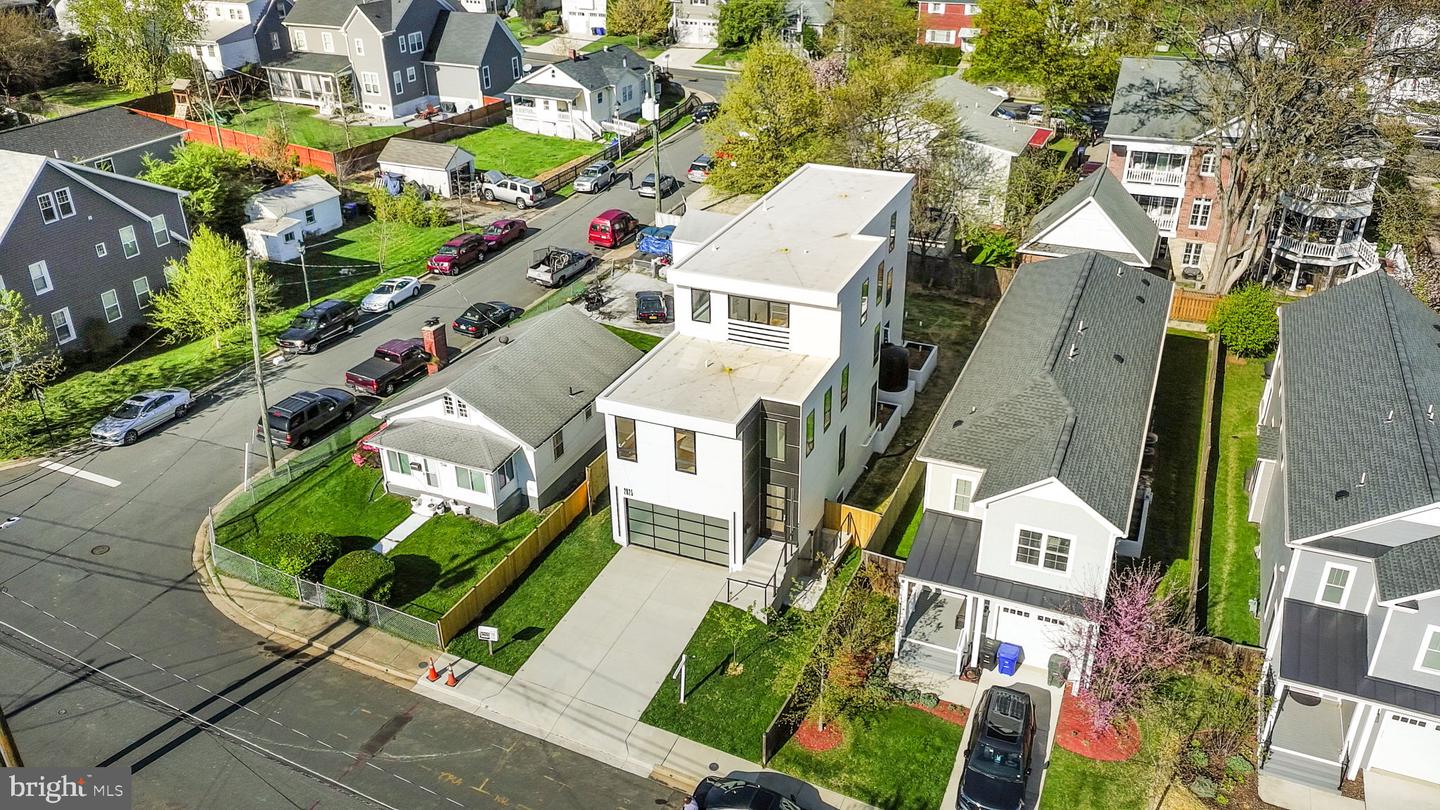 2025 N EMERSON ST, ARLINGTON, Virginia 22207, 5 Bedrooms Bedrooms, ,4 BathroomsBathrooms,Residential,For sale,2025 N EMERSON ST,VAAR2053724 MLS # VAAR2053724