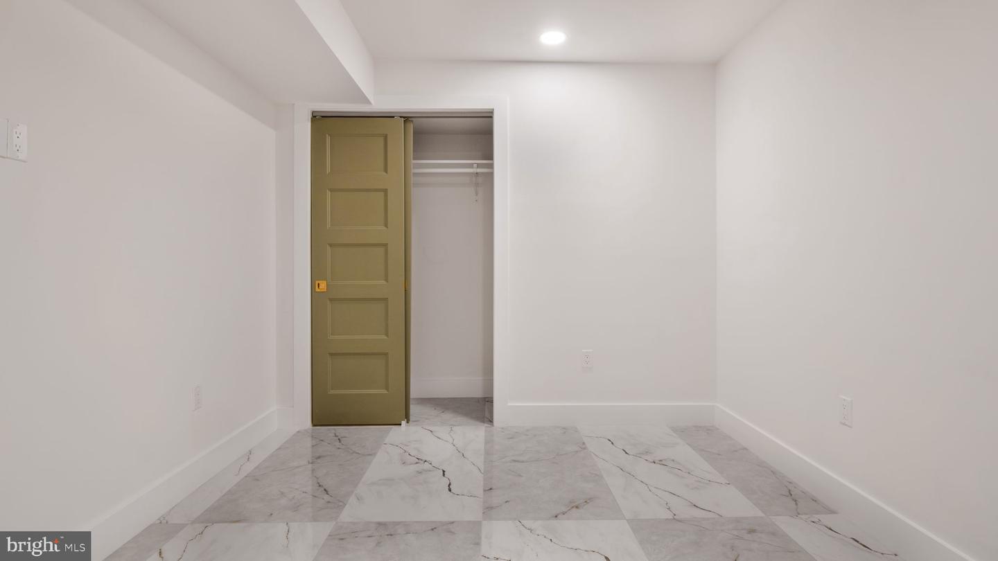 2025 N EMERSON ST, ARLINGTON, Virginia 22207, 5 Bedrooms Bedrooms, ,4 BathroomsBathrooms,Residential,For sale,2025 N EMERSON ST,VAAR2053724 MLS # VAAR2053724