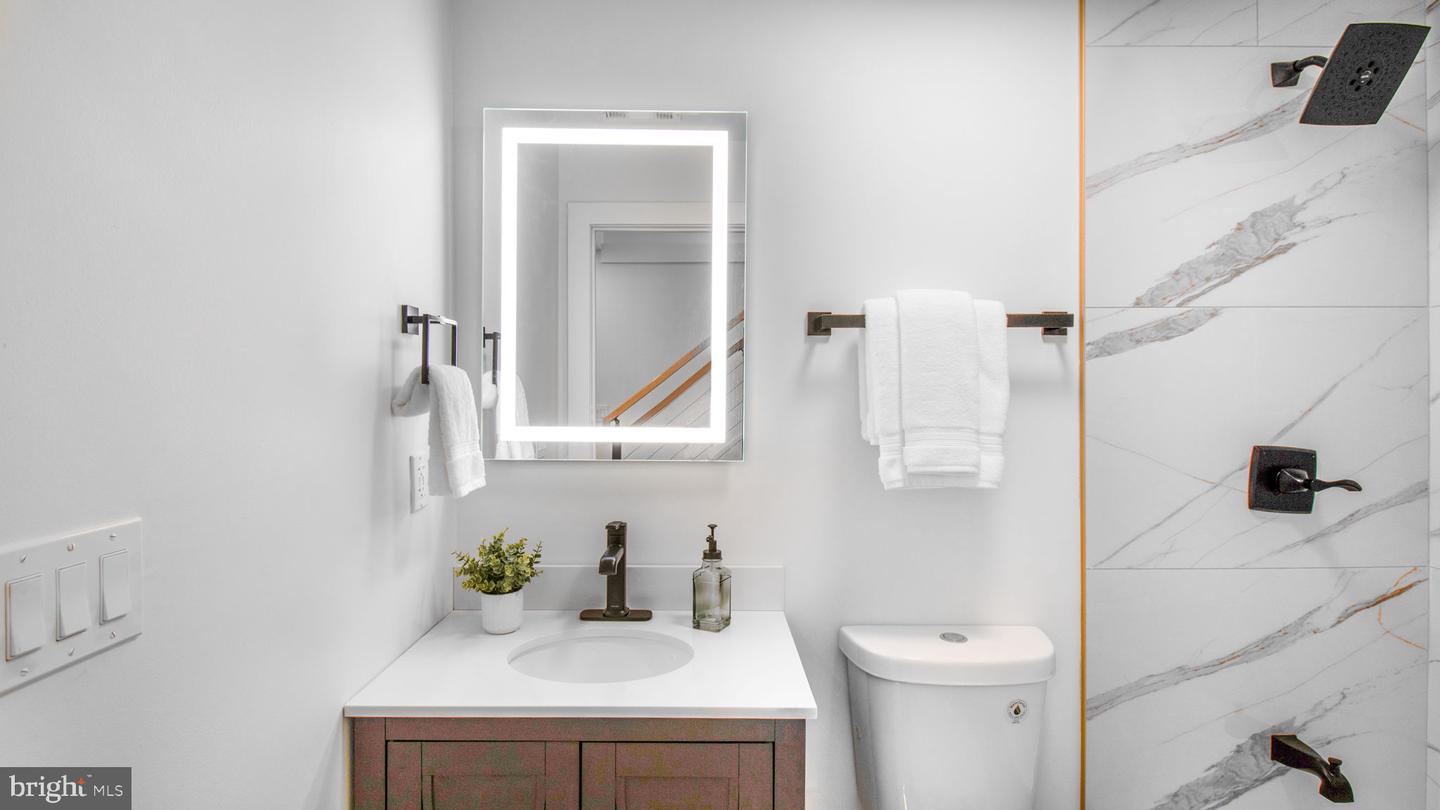 2025 N EMERSON ST, ARLINGTON, Virginia 22207, 5 Bedrooms Bedrooms, ,4 BathroomsBathrooms,Residential,For sale,2025 N EMERSON ST,VAAR2053724 MLS # VAAR2053724