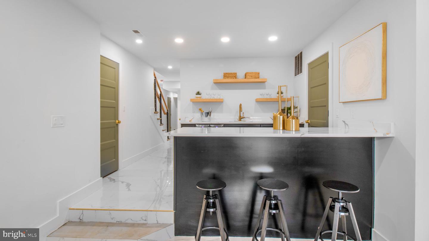 2025 N EMERSON ST, ARLINGTON, Virginia 22207, 5 Bedrooms Bedrooms, ,4 BathroomsBathrooms,Residential,For sale,2025 N EMERSON ST,VAAR2053724 MLS # VAAR2053724