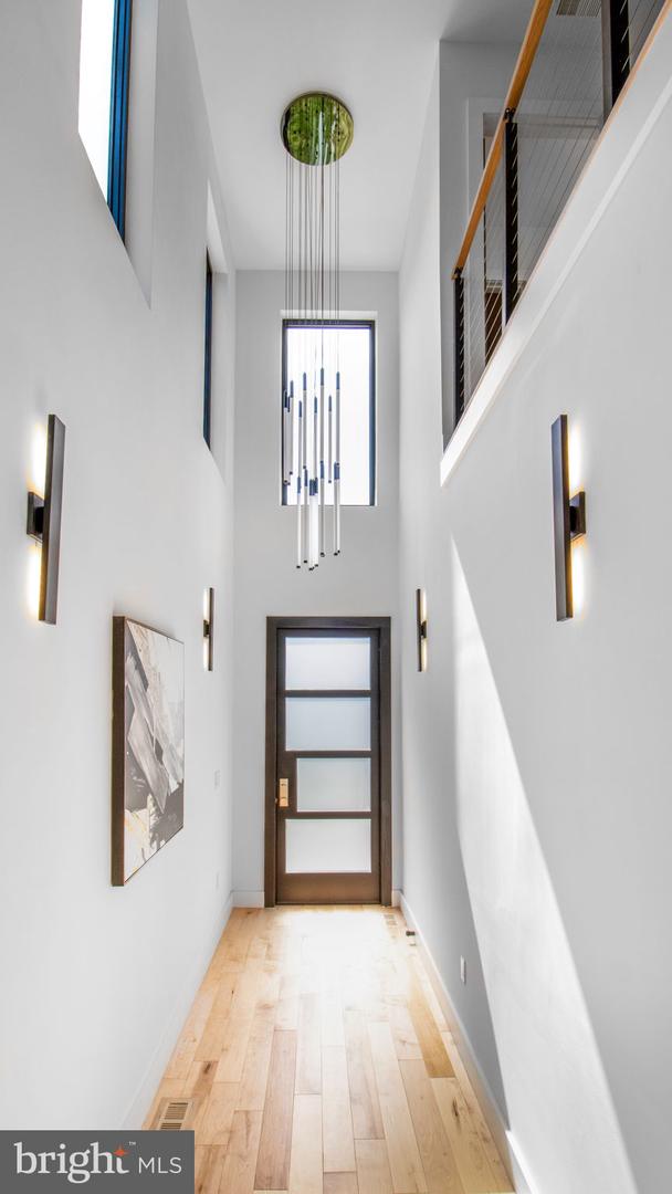 2025 N EMERSON ST, ARLINGTON, Virginia 22207, 5 Bedrooms Bedrooms, ,4 BathroomsBathrooms,Residential,For sale,2025 N EMERSON ST,VAAR2053724 MLS # VAAR2053724