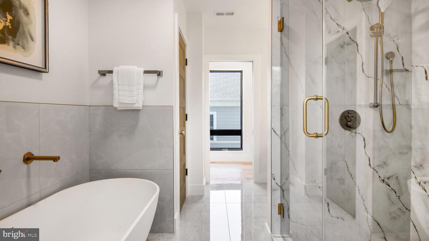 2025 N EMERSON ST, ARLINGTON, Virginia 22207, 5 Bedrooms Bedrooms, ,4 BathroomsBathrooms,Residential,For sale,2025 N EMERSON ST,VAAR2053724 MLS # VAAR2053724