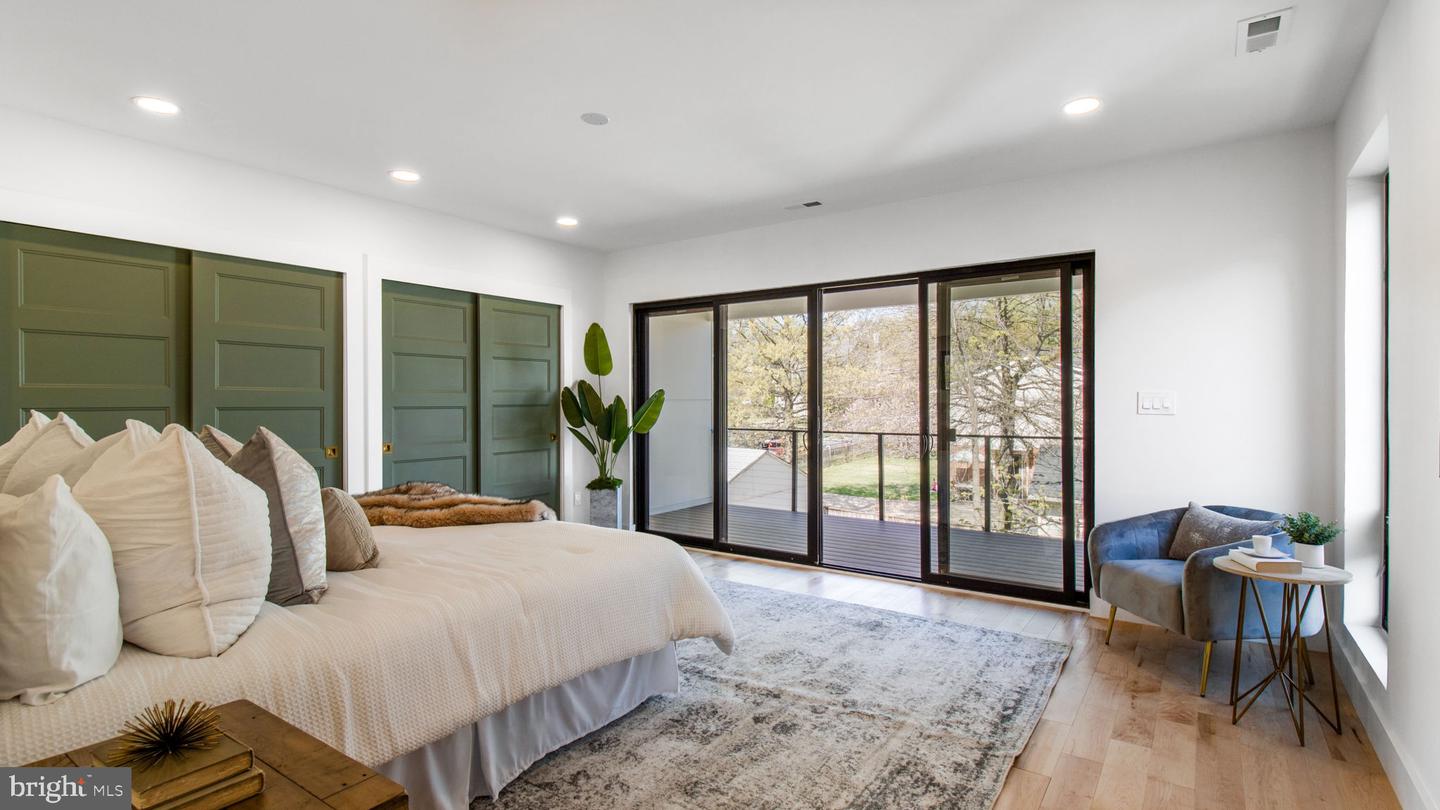 2025 N EMERSON ST, ARLINGTON, Virginia 22207, 5 Bedrooms Bedrooms, ,4 BathroomsBathrooms,Residential,For sale,2025 N EMERSON ST,VAAR2053724 MLS # VAAR2053724