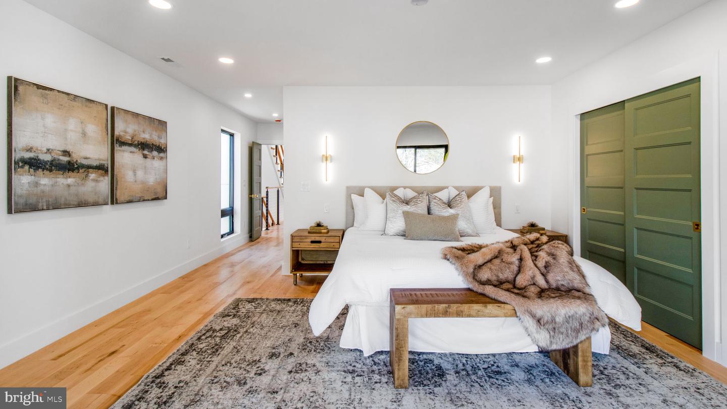 2025 N EMERSON ST, ARLINGTON, Virginia 22207, 5 Bedrooms Bedrooms, ,4 BathroomsBathrooms,Residential,For sale,2025 N EMERSON ST,VAAR2053724 MLS # VAAR2053724