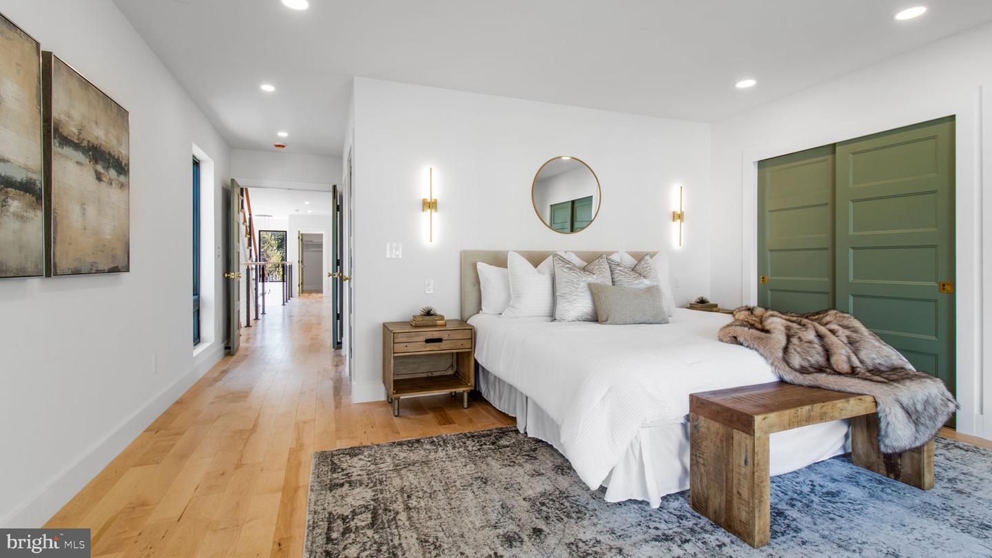 2025 N EMERSON ST, ARLINGTON, Virginia 22207, 5 Bedrooms Bedrooms, ,4 BathroomsBathrooms,Residential,For sale,2025 N EMERSON ST,VAAR2053724 MLS # VAAR2053724