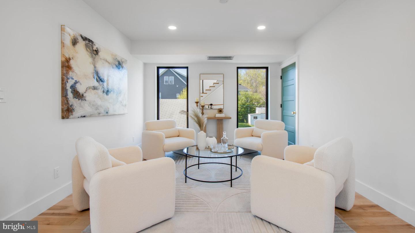 2025 N EMERSON ST, ARLINGTON, Virginia 22207, 5 Bedrooms Bedrooms, ,4 BathroomsBathrooms,Residential,For sale,2025 N EMERSON ST,VAAR2053724 MLS # VAAR2053724