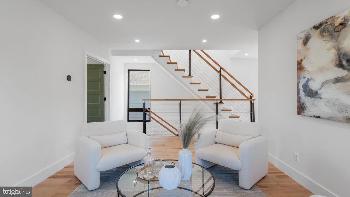 2025 N EMERSON ST, ARLINGTON, Virginia 22207, 5 Bedrooms Bedrooms, ,4 BathroomsBathrooms,Residential,For sale,2025 N EMERSON ST,VAAR2053724 MLS # VAAR2053724