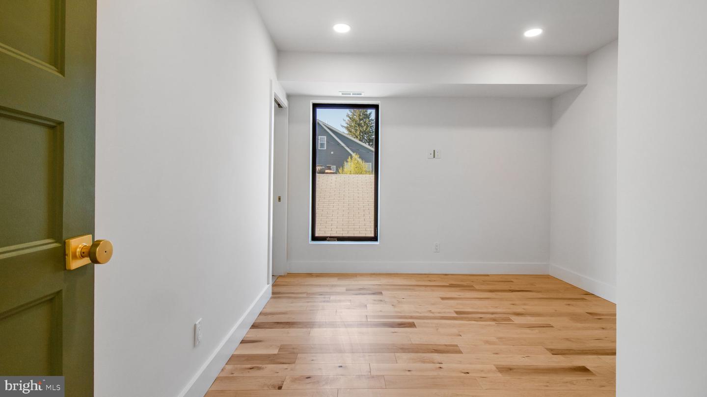 2025 N EMERSON ST, ARLINGTON, Virginia 22207, 5 Bedrooms Bedrooms, ,4 BathroomsBathrooms,Residential,For sale,2025 N EMERSON ST,VAAR2053724 MLS # VAAR2053724