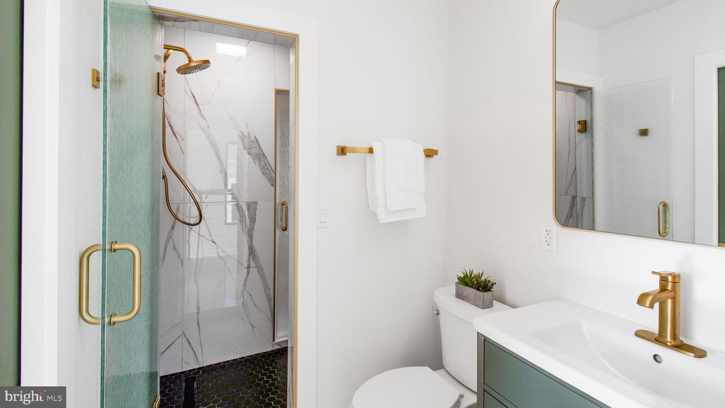 2025 N EMERSON ST, ARLINGTON, Virginia 22207, 5 Bedrooms Bedrooms, ,4 BathroomsBathrooms,Residential,For sale,2025 N EMERSON ST,VAAR2053724 MLS # VAAR2053724