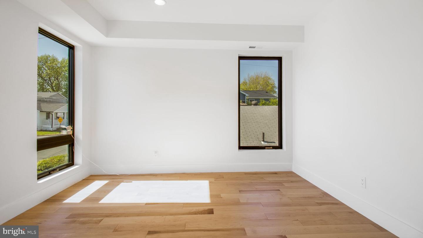 2025 N EMERSON ST, ARLINGTON, Virginia 22207, 5 Bedrooms Bedrooms, ,4 BathroomsBathrooms,Residential,For sale,2025 N EMERSON ST,VAAR2053724 MLS # VAAR2053724