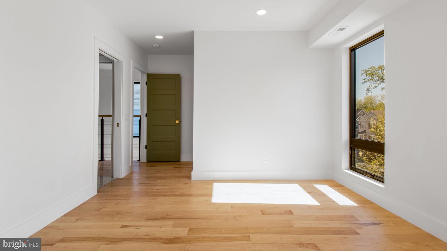 2025 N EMERSON ST, ARLINGTON, Virginia 22207, 5 Bedrooms Bedrooms, ,4 BathroomsBathrooms,Residential,For sale,2025 N EMERSON ST,VAAR2053724 MLS # VAAR2053724