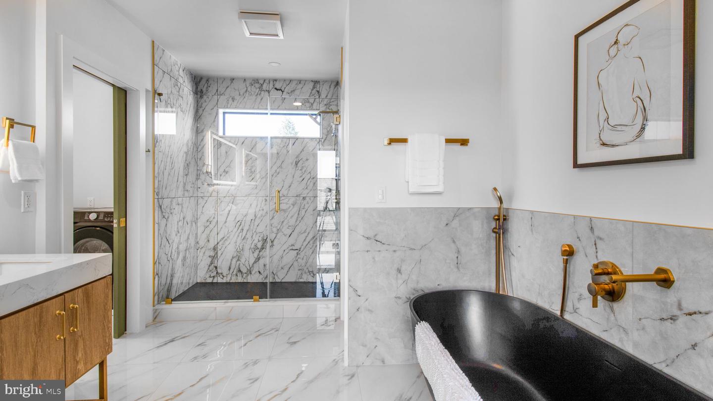 2025 N EMERSON ST, ARLINGTON, Virginia 22207, 5 Bedrooms Bedrooms, ,4 BathroomsBathrooms,Residential,For sale,2025 N EMERSON ST,VAAR2053724 MLS # VAAR2053724