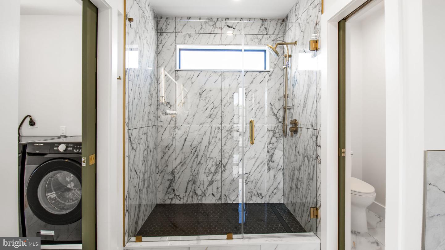 2025 N EMERSON ST, ARLINGTON, Virginia 22207, 5 Bedrooms Bedrooms, ,4 BathroomsBathrooms,Residential,For sale,2025 N EMERSON ST,VAAR2053724 MLS # VAAR2053724