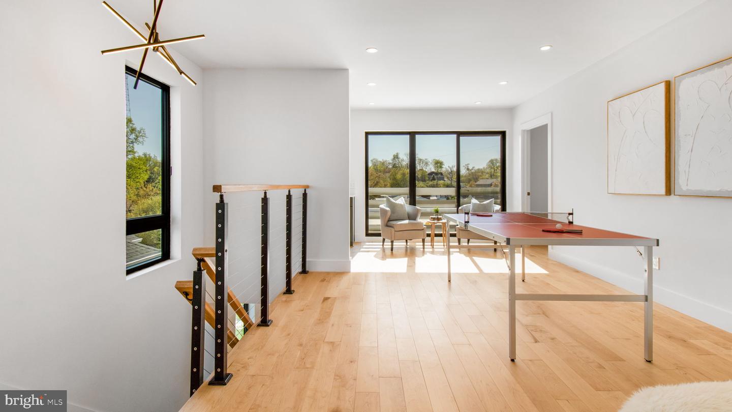 2025 N EMERSON ST, ARLINGTON, Virginia 22207, 5 Bedrooms Bedrooms, ,4 BathroomsBathrooms,Residential,For sale,2025 N EMERSON ST,VAAR2053724 MLS # VAAR2053724