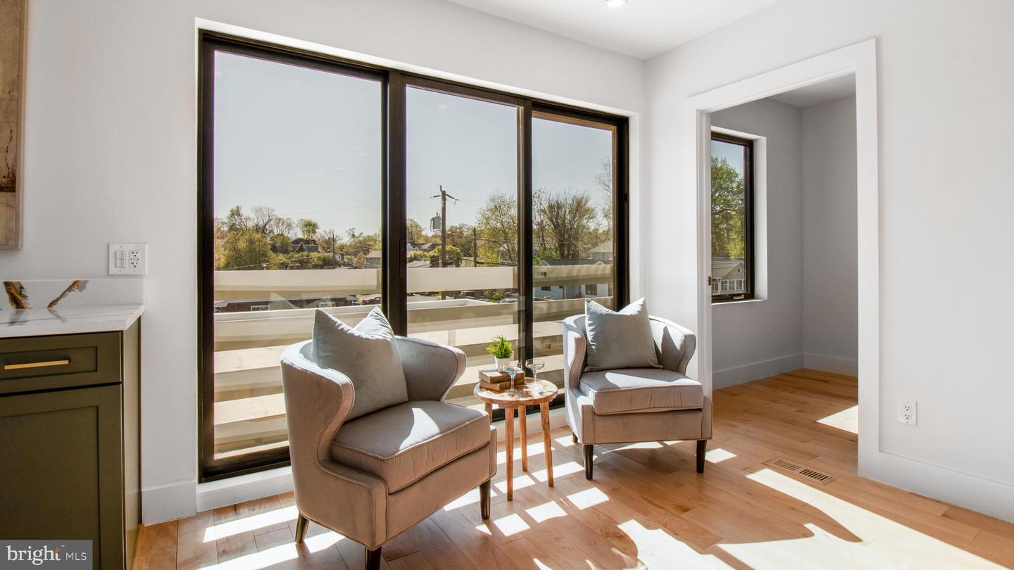 2025 N EMERSON ST, ARLINGTON, Virginia 22207, 5 Bedrooms Bedrooms, ,4 BathroomsBathrooms,Residential,For sale,2025 N EMERSON ST,VAAR2053724 MLS # VAAR2053724