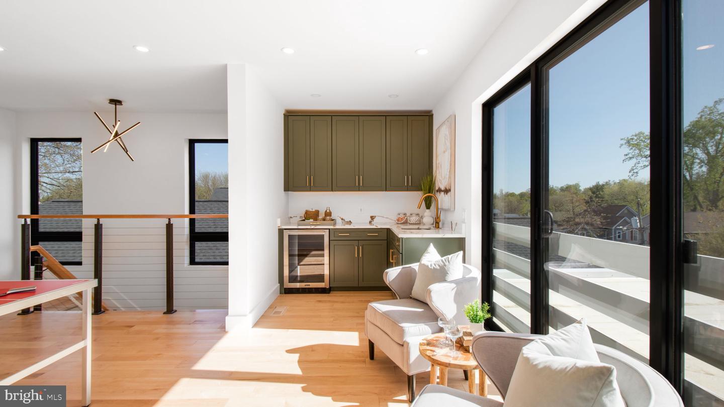 2025 N EMERSON ST, ARLINGTON, Virginia 22207, 5 Bedrooms Bedrooms, ,4 BathroomsBathrooms,Residential,For sale,2025 N EMERSON ST,VAAR2053724 MLS # VAAR2053724