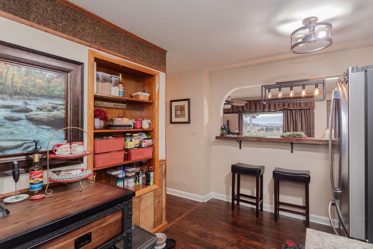 302 HONEYSUCKLE RD, ELKTON, Virginia 22827, 3 Bedrooms Bedrooms, ,2 BathroomsBathrooms,Residential,302 HONEYSUCKLE RD,672325 MLS # 672325