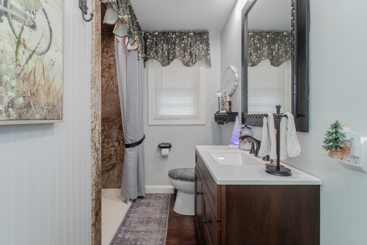 Fully Remodeled including a laundry chute