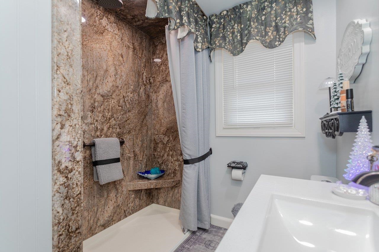 302 HONEYSUCKLE RD, ELKTON, Virginia 22827, 3 Bedrooms Bedrooms, ,2 BathroomsBathrooms,Residential,302 HONEYSUCKLE RD,672325 MLS # 672325